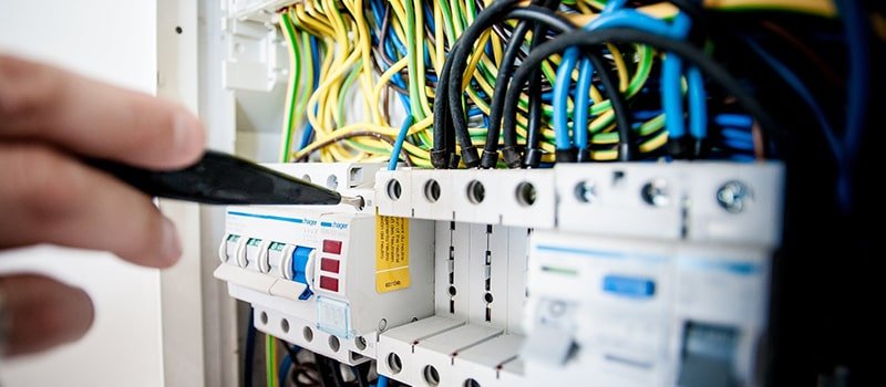 أهمية المولدات الكهربائية في الحياة اليومية